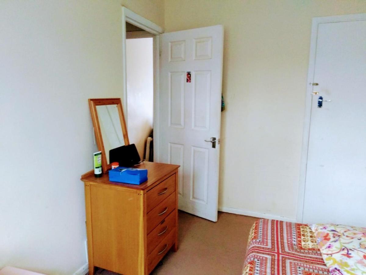 Comfortable double bedroom in London Hornchurch Esterno foto